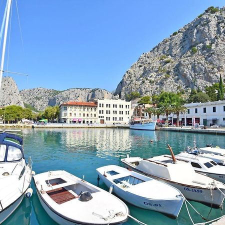 Apartments Mira Omiš Eksteriør bilde