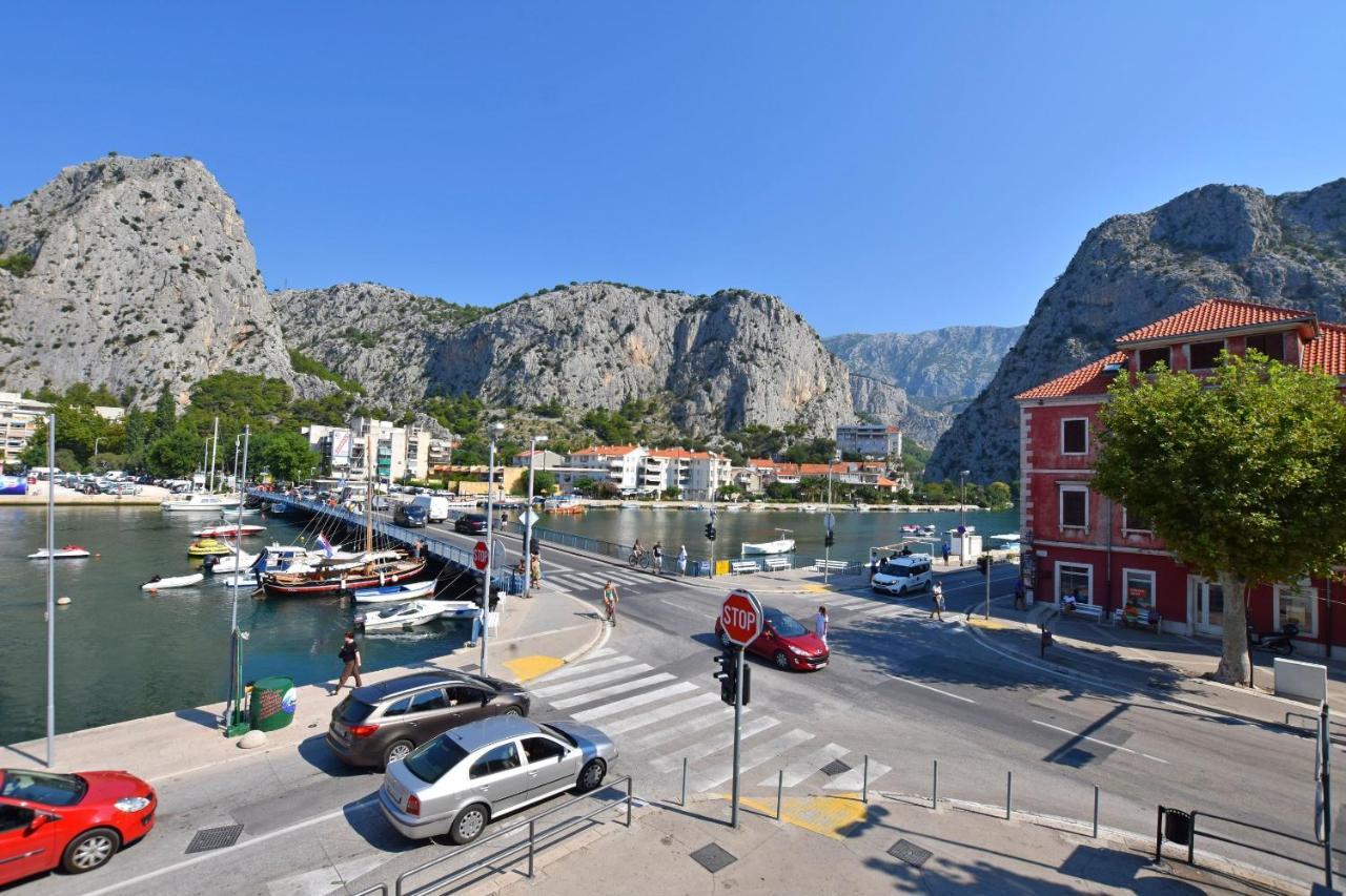Apartments Mira Omiš Eksteriør bilde