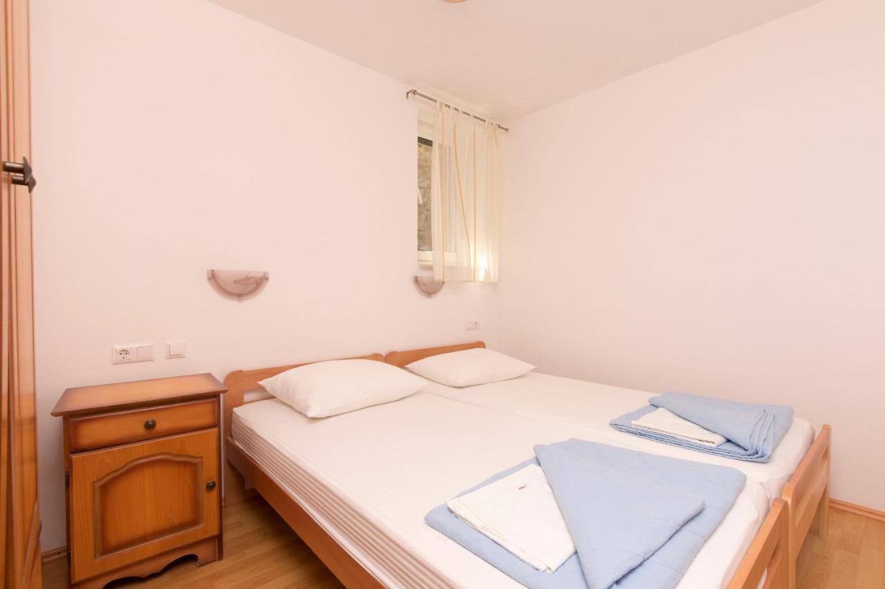 Apartments Mira Omiš Eksteriør bilde